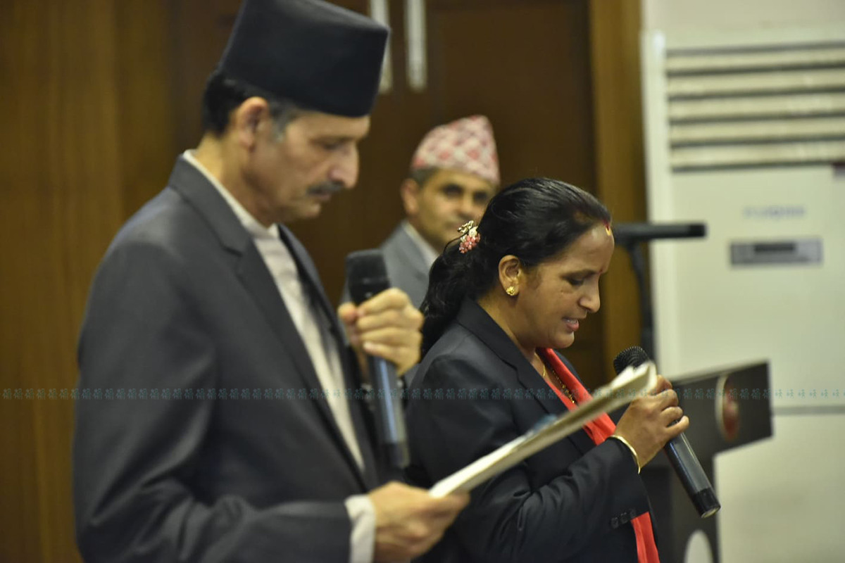 https://www.setopati.com/uploads/shares/2020/sujita/sapath samsad/samsad sapath (1).jpg